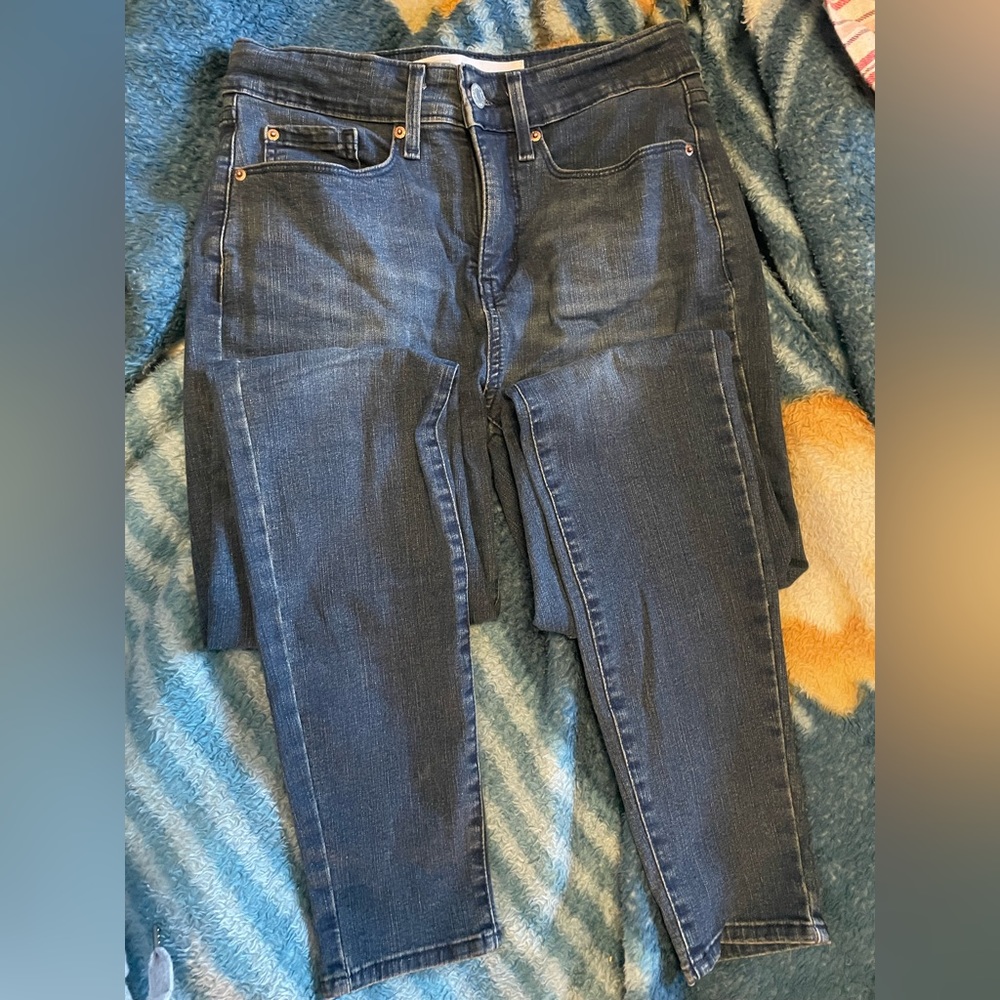 Levi’s totally shaping skinny jeans